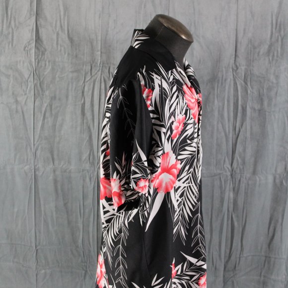 Vintage Hawaiian Shirt - Floral Pattern on Black by Hilo Hattie - Men's XL - Picture 8 of 10